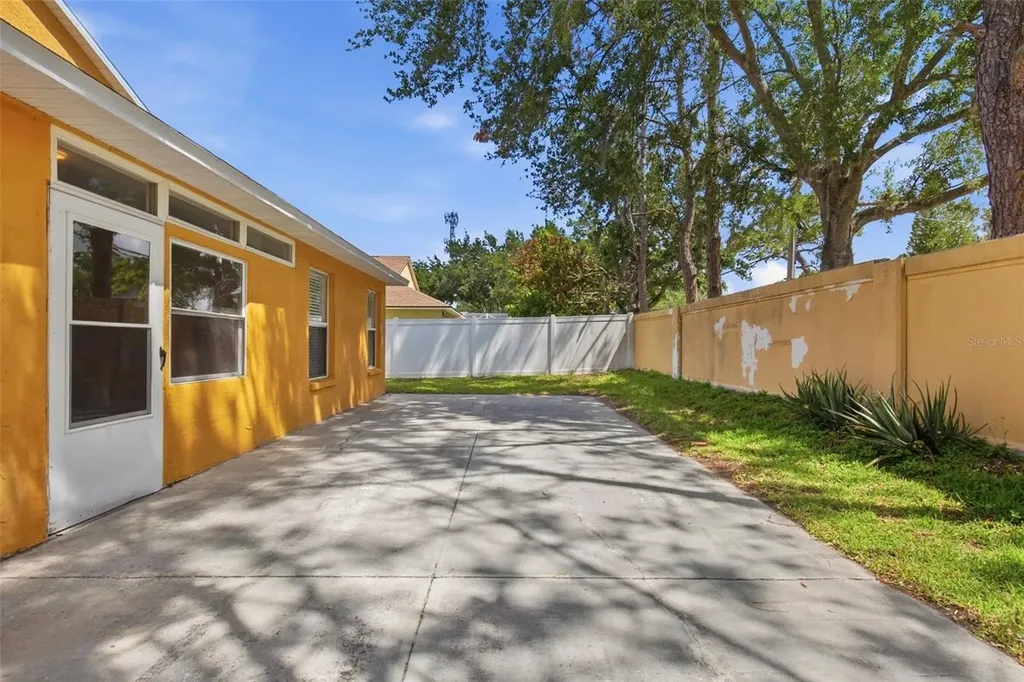 15511 Montilla Loop Tampa FL 33625