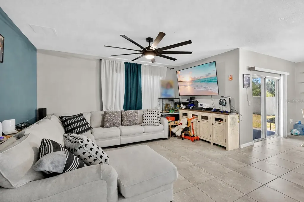 941 Century Avenue SE Palm Bay FL 32909