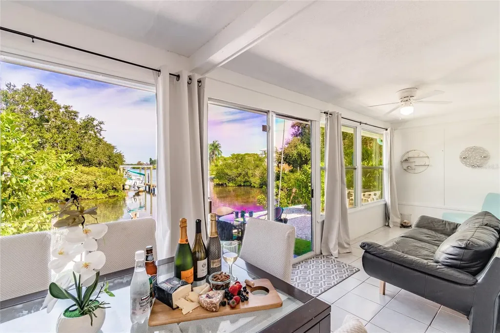 607 Betmor Lane Palm Harbor FL 34683