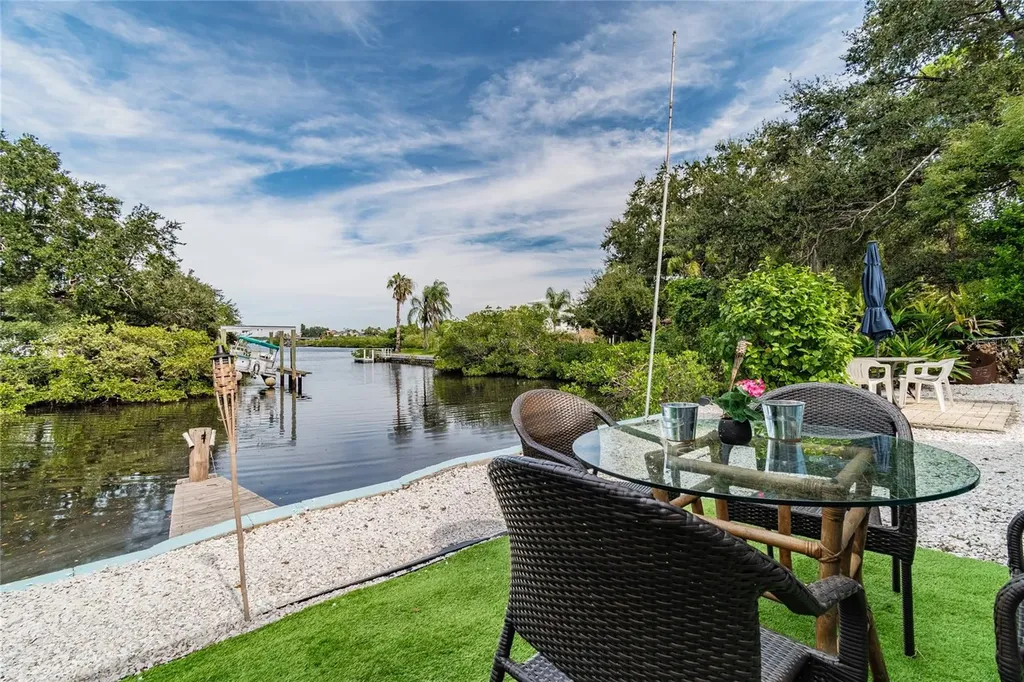 607 Betmor Lane Palm Harbor FL 34683