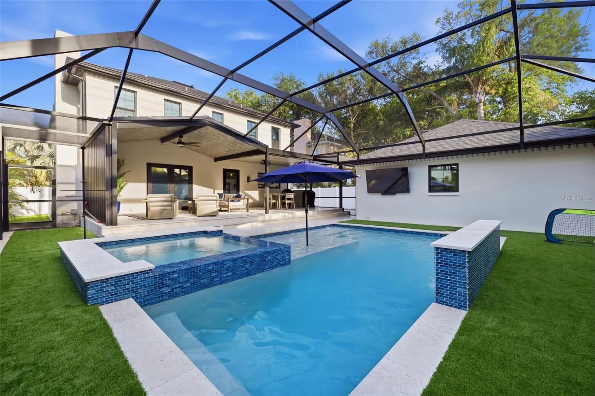 417 S Paloma Place Tampa FL 33609
