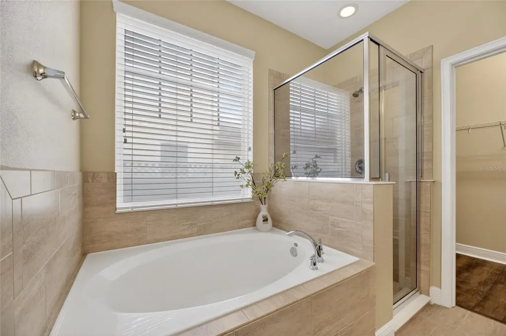 513 Manns Harbor Drive Apollo Beach FL 33572