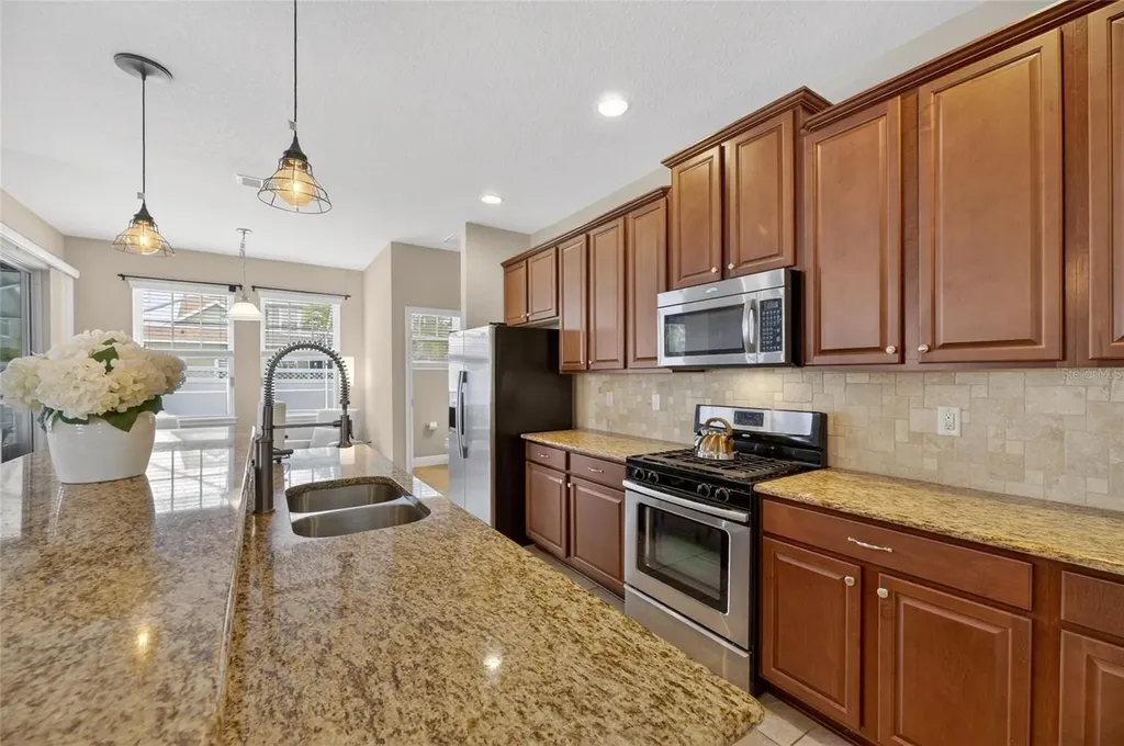 513 Manns Harbor Drive Apollo Beach FL 33572