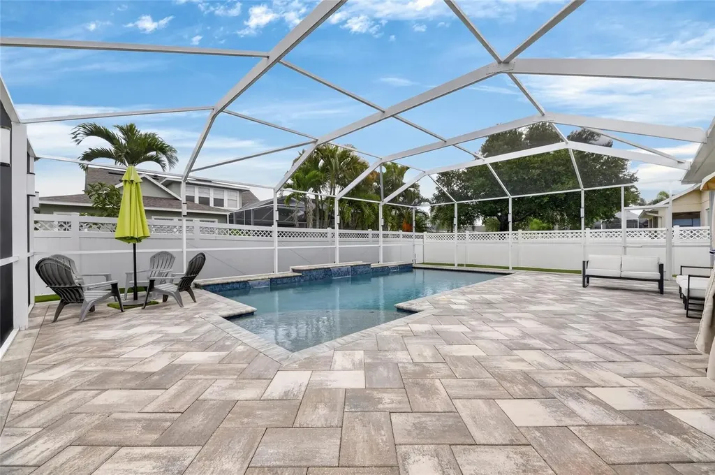 513 Manns Harbor Drive Apollo Beach FL 33572