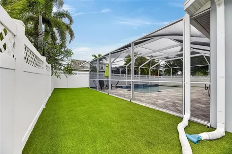 513 Manns Harbor Drive Apollo Beach FL 33572