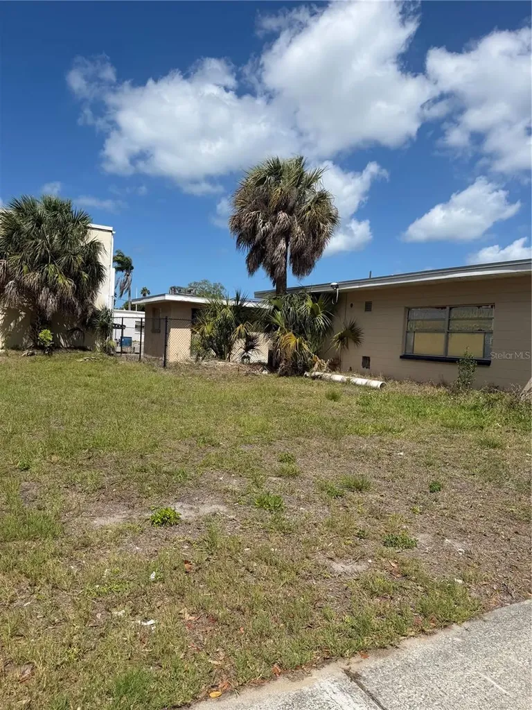1104 North Garden Avenue Clearwater FL 33755