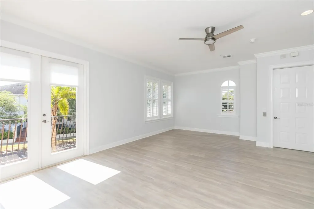 114 E Davis Boulevard Tampa FL 33606