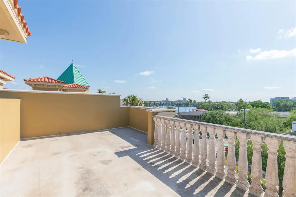 114 E Davis Boulevard Tampa FL 33606