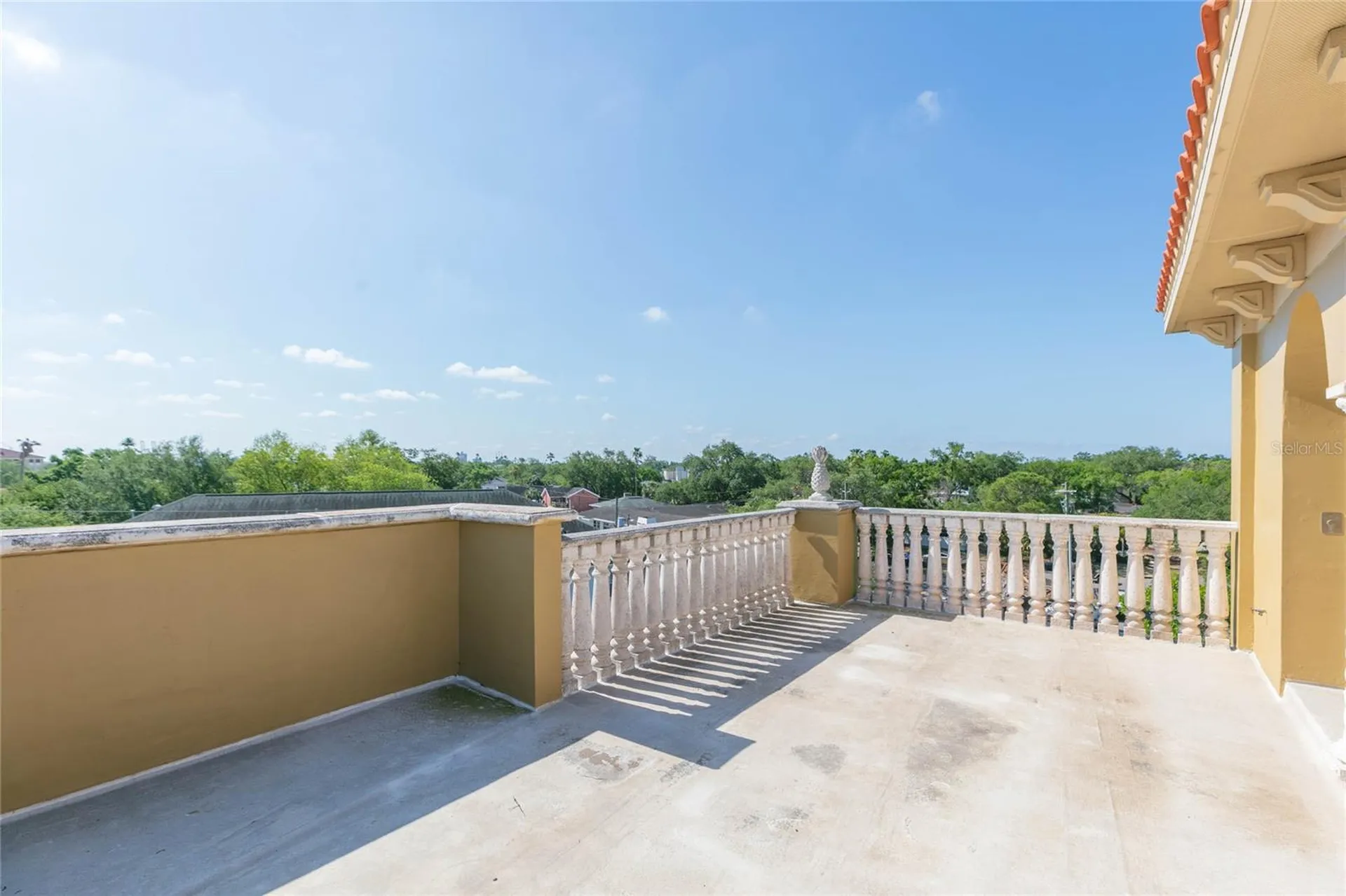 114 E Davis Boulevard Tampa FL 33606