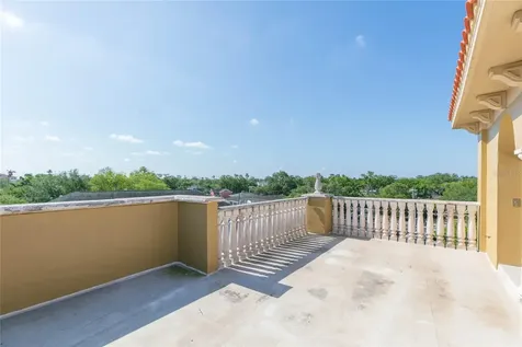 114 E Davis Boulevard Tampa FL 33606