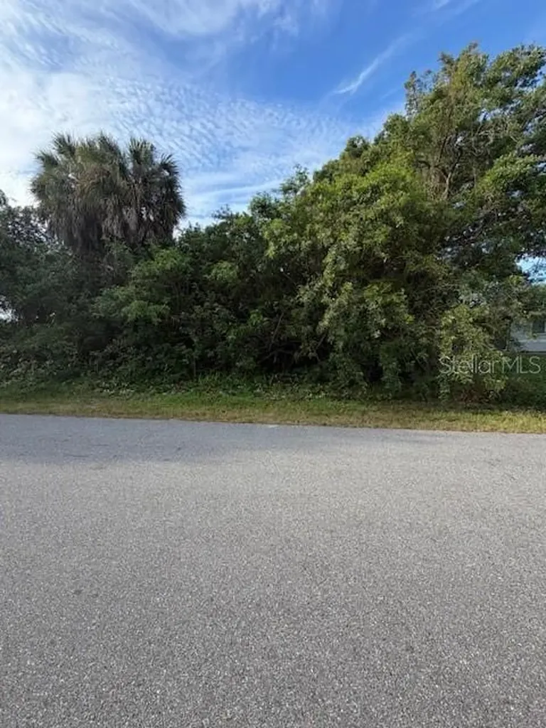 21447 Dranson Avenue Port Charlotte FL 33952