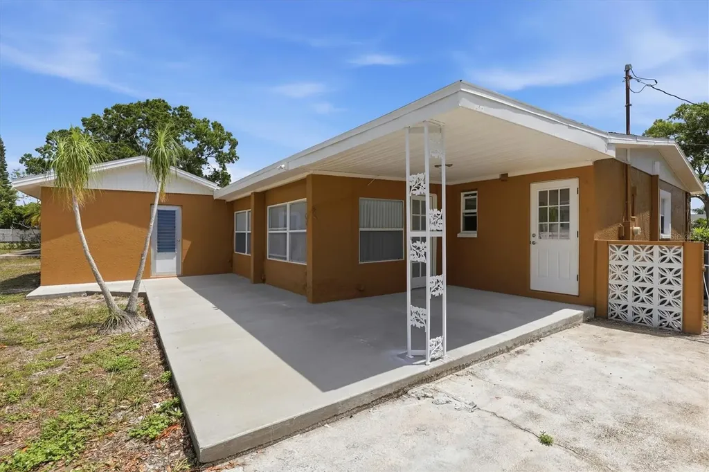 721 Bayshore Drive Tarpon Springs FL 34689