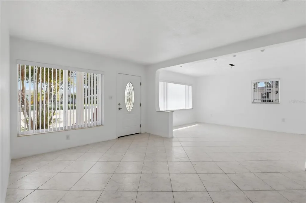 721 Bayshore Drive Tarpon Springs FL 34689