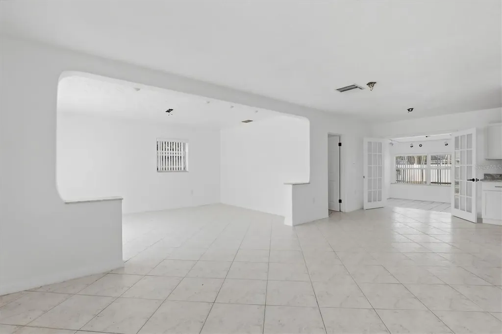 721 Bayshore Drive Tarpon Springs FL 34689