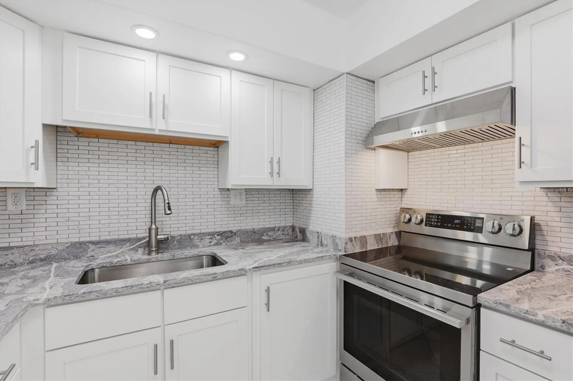 721 Bayshore Drive Tarpon Springs FL 34689