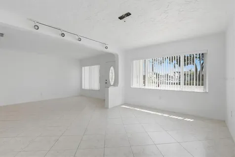 721 Bayshore Drive Tarpon Springs FL 34689