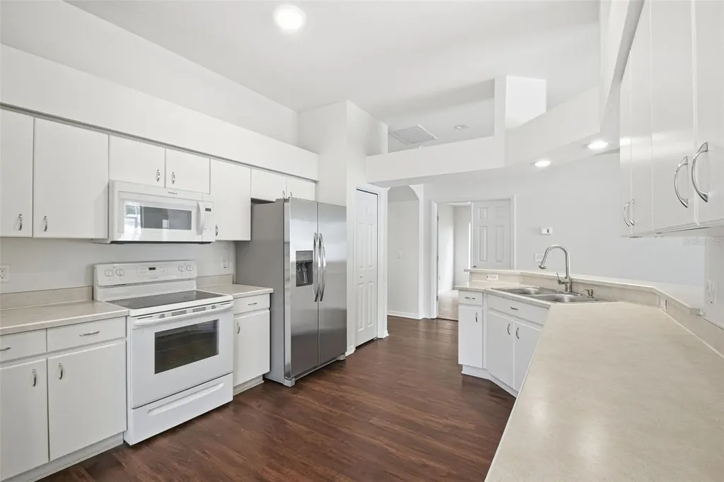 1452 Baythorn Drive Wesley Chapel FL 33543