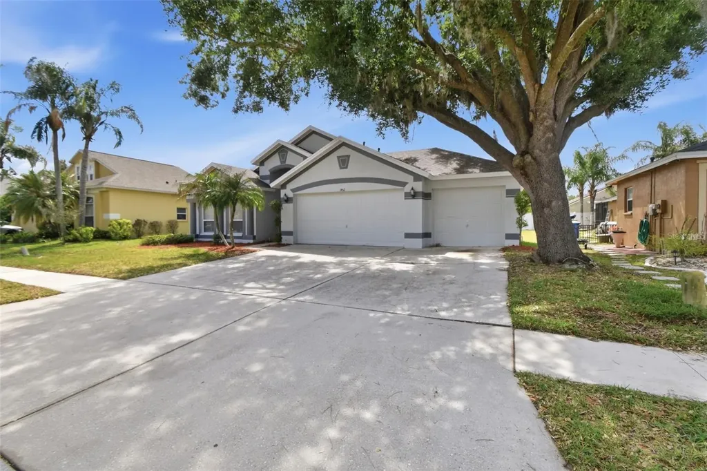 1452 Baythorn Drive Wesley Chapel FL 33543