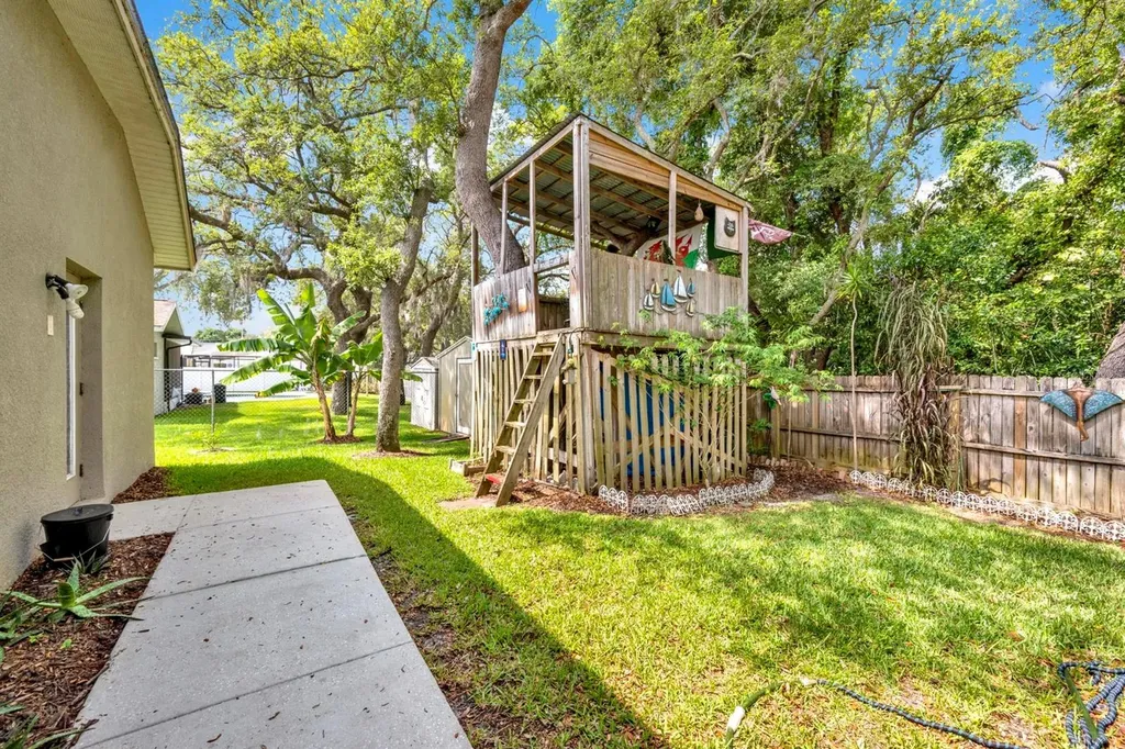 1021 Hamilton Avenue Tarpon Springs FL 34689