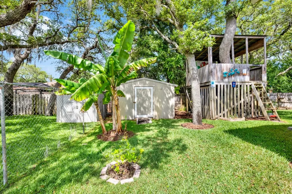 1021 Hamilton Avenue Tarpon Springs FL 34689