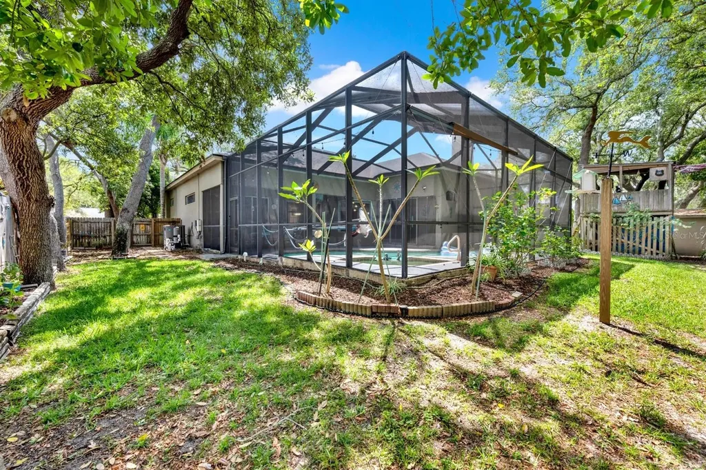 1021 Hamilton Avenue Tarpon Springs FL 34689