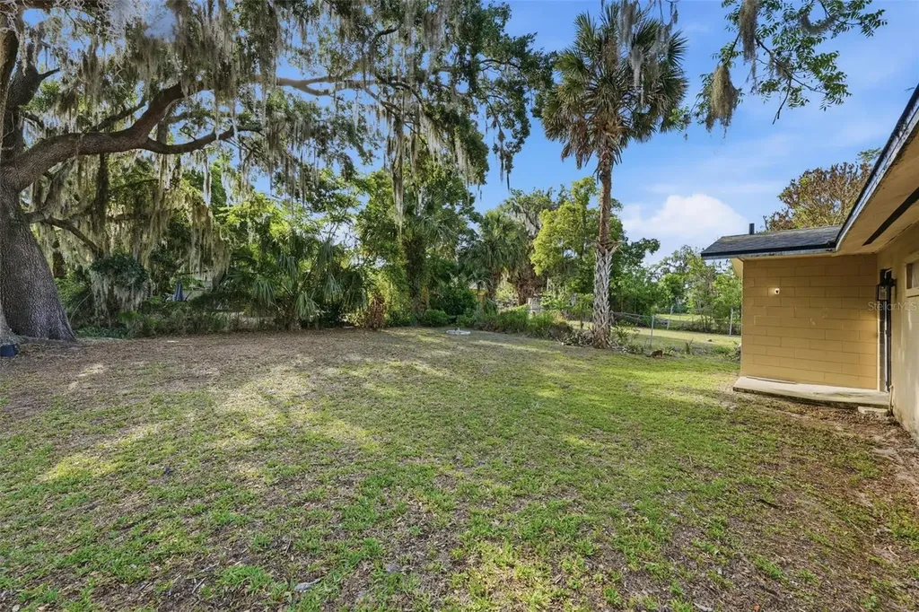 218 S East Street Leesburg FL 34748