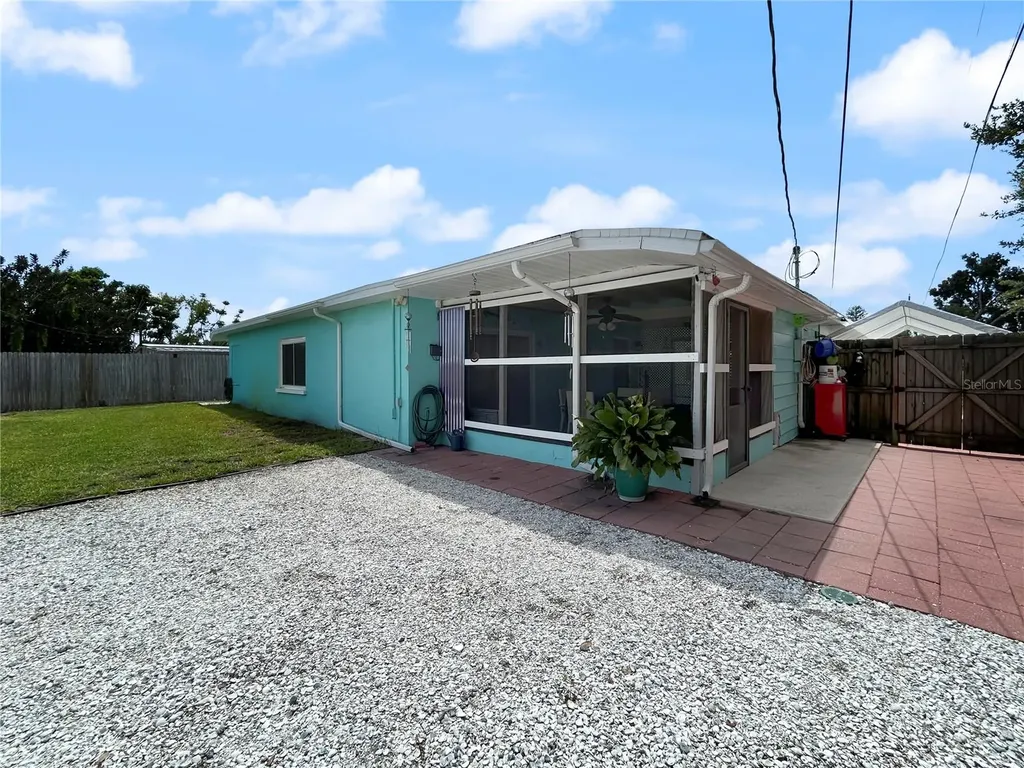 2307 Emory Avenue Bradenton FL 34207