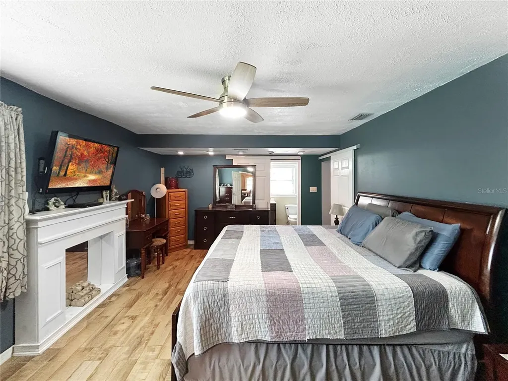 2307 Emory Avenue Bradenton FL 34207