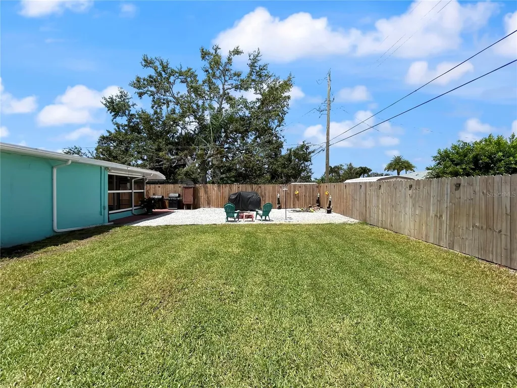 2307 Emory Avenue Bradenton FL 34207