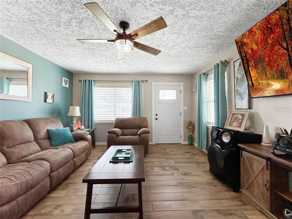 2307 Emory Avenue Bradenton FL 34207