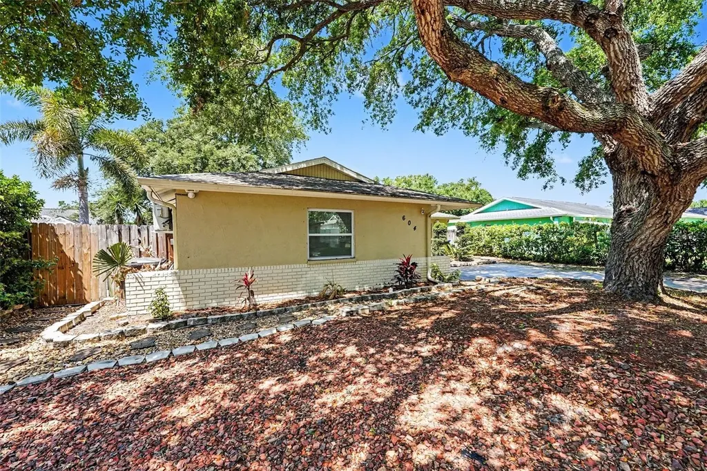 604 Limetree Drive Oldsmar FL 34677