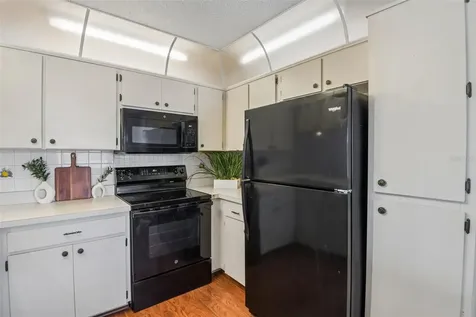7713 Hillside Court Hudson FL 34667