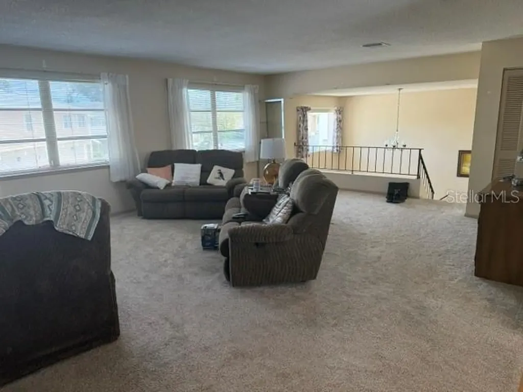3223 38th Way S St Petersburg FL 33711