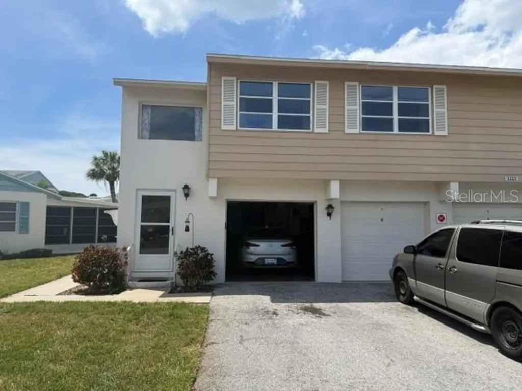 3223 38th Way S St Petersburg FL 33711