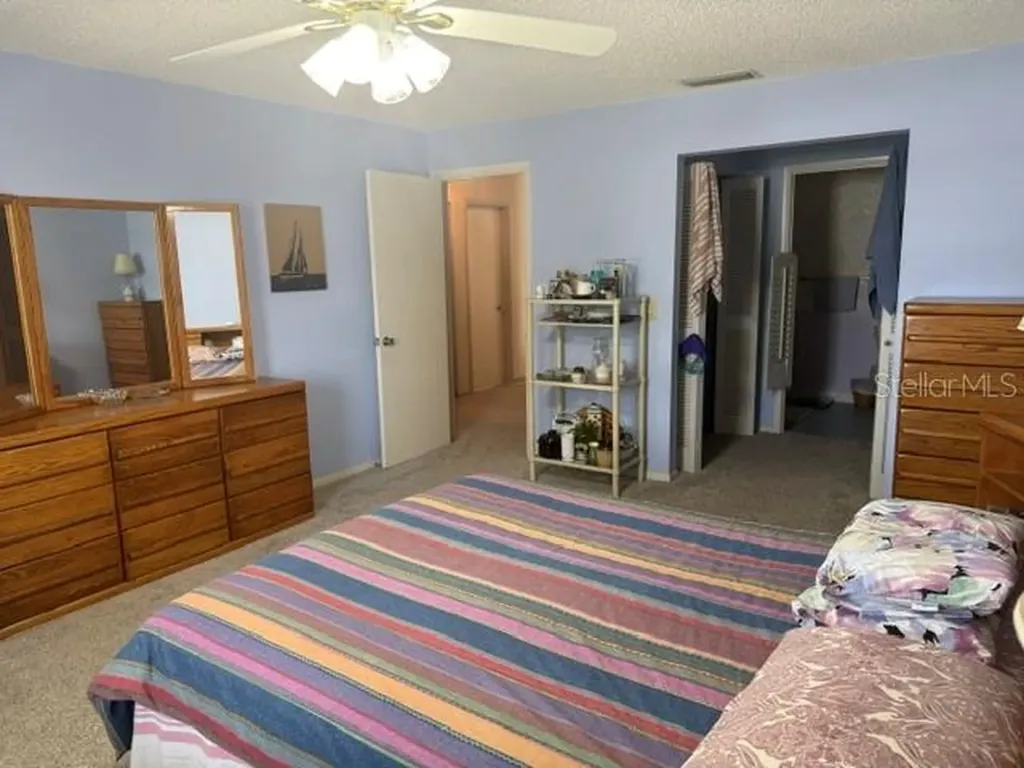 3223 38th Way S St Petersburg FL 33711