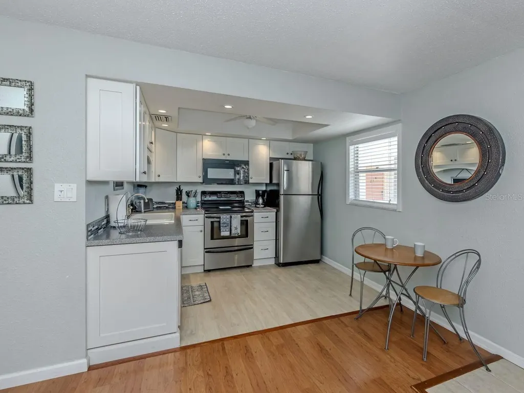 400 Base Avenue E Venice FL 34285
