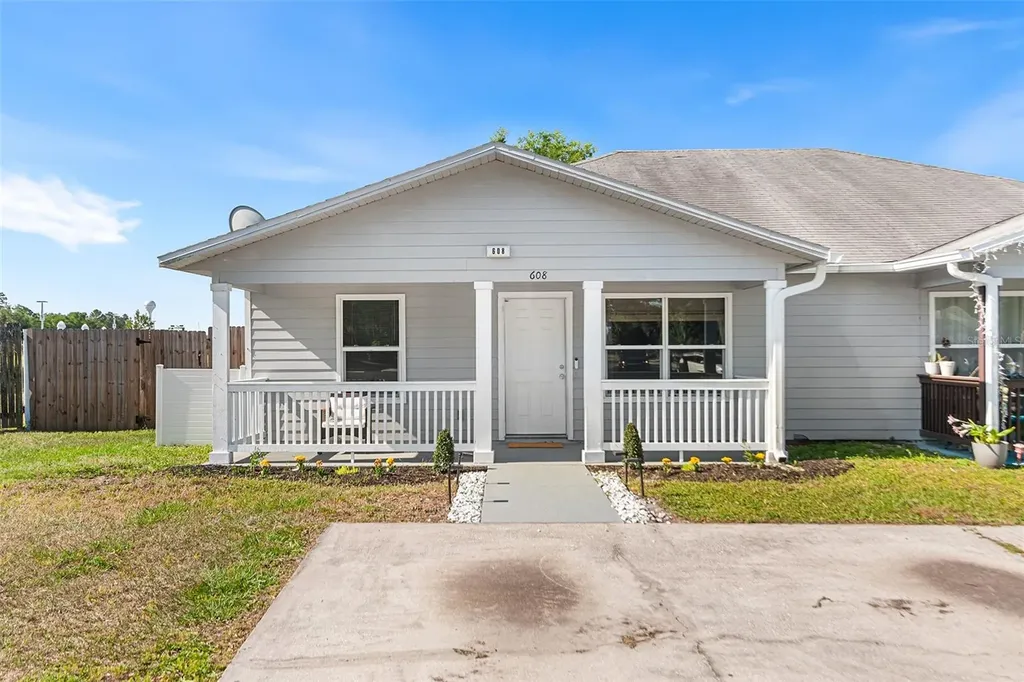 608 Pineville Lane Lakeland FL 33810
