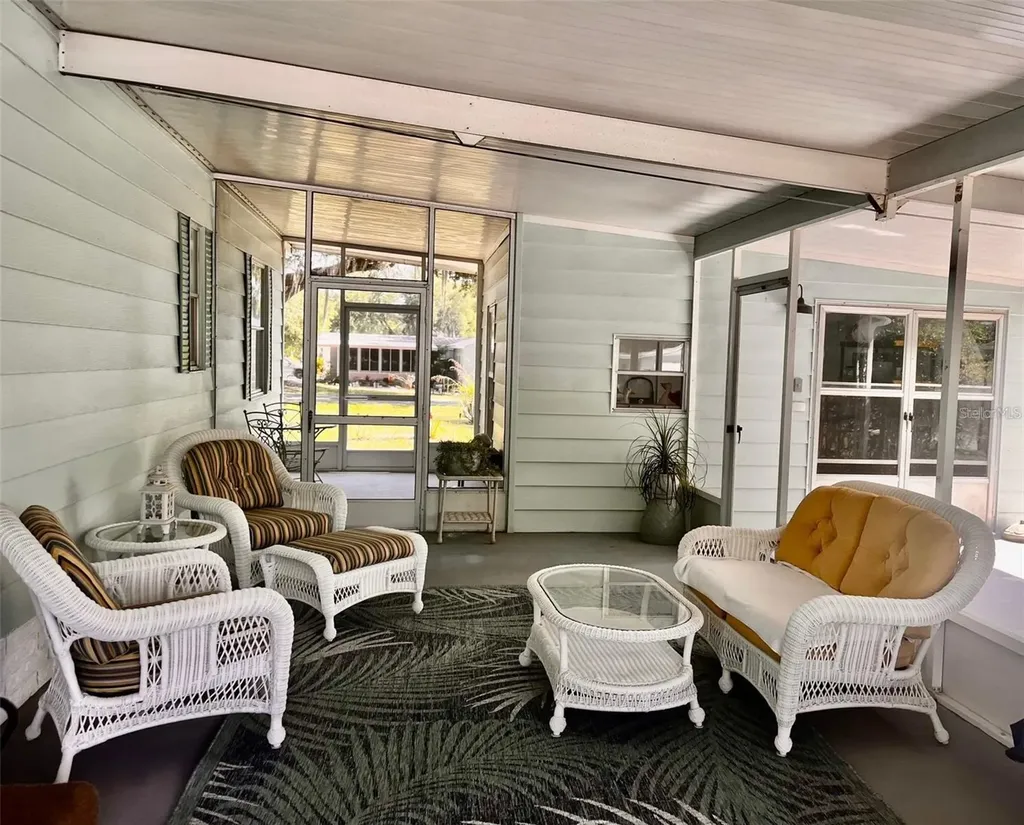 33 Bobcat Trail Wildwood FL 34785