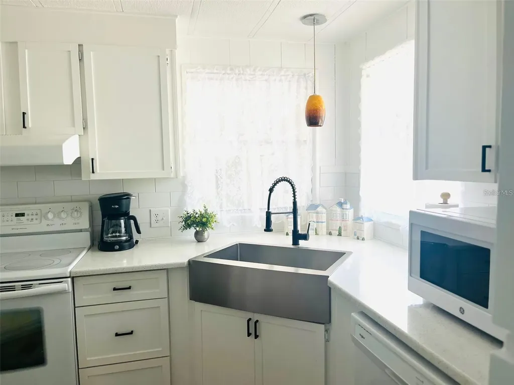 33 Bobcat Trail Wildwood FL 34785