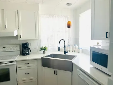 33 Bobcat Trail Wildwood FL 34785