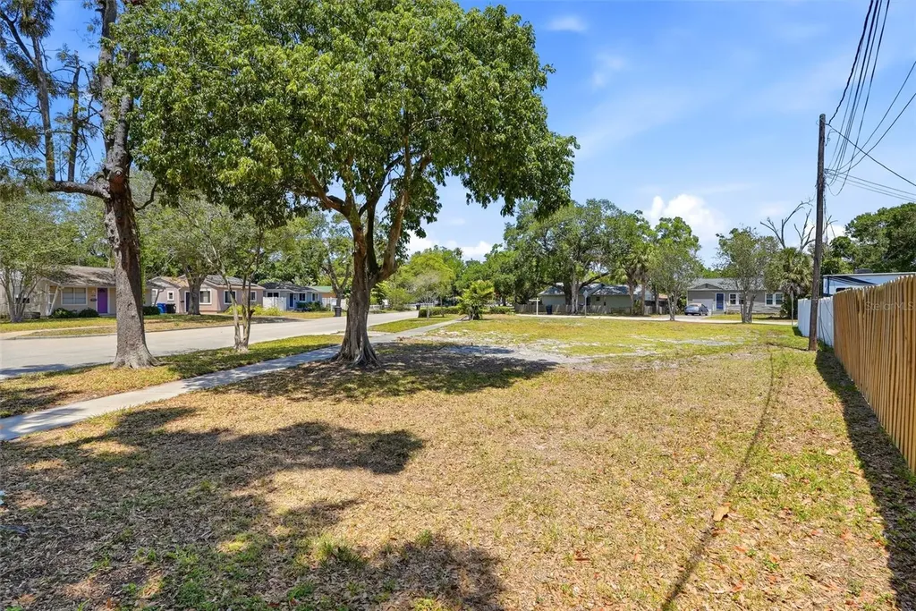 4716 Iris Street N St Petersburg FL 33714