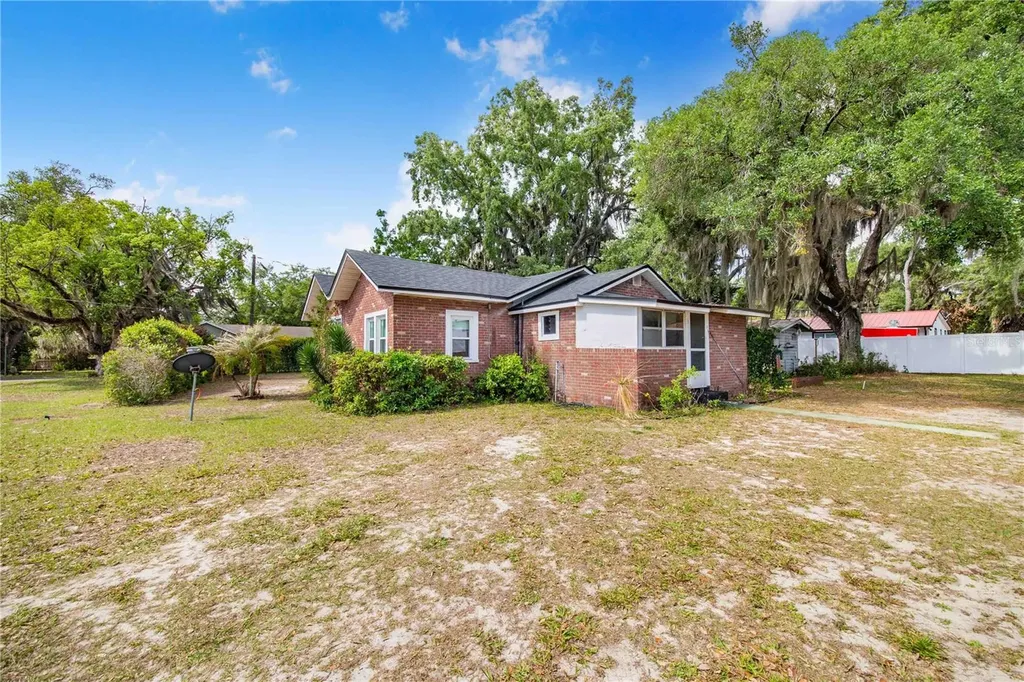 1104 Lake Avenue Haines City FL 33844