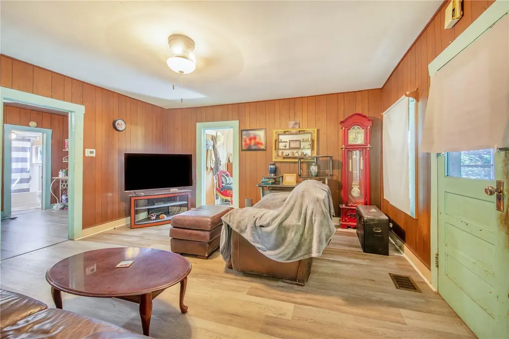 1104 Lake Avenue Haines City FL 33844