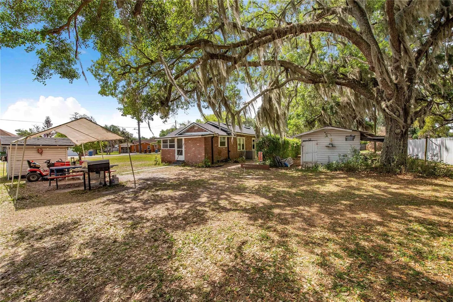 1104 Lake Avenue Haines City FL 33844