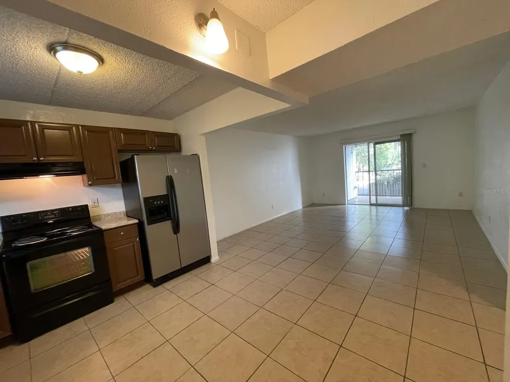 2814 Somerset Park Drive Tampa FL 33613
