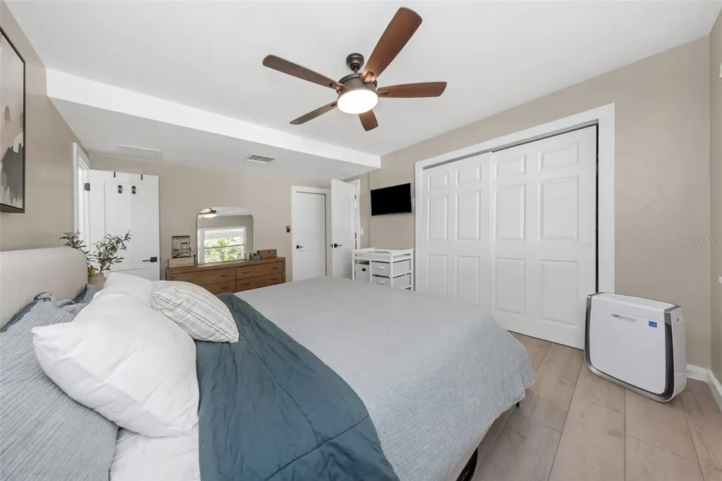 1098 Phyllis Avenue Largo FL 33771