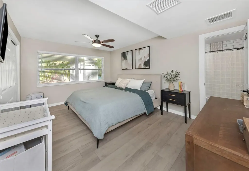 1098 Phyllis Avenue Largo FL 33771