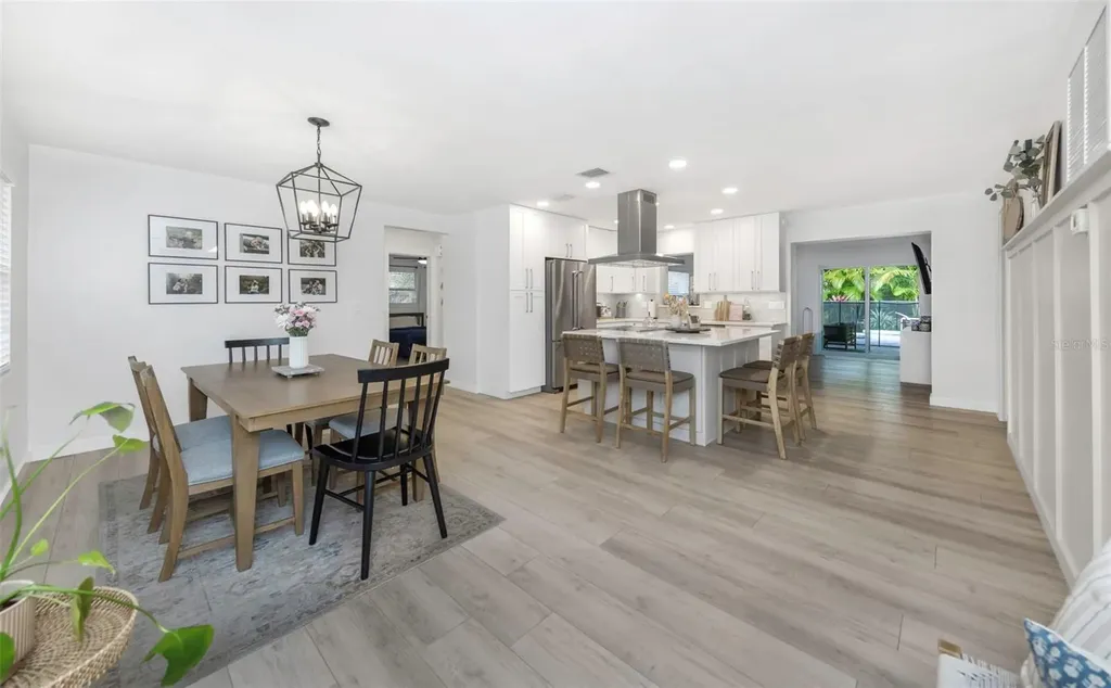 1098 Phyllis Avenue Largo FL 33771