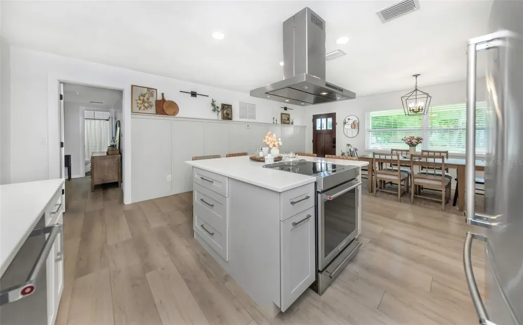 1098 Phyllis Avenue Largo FL 33771