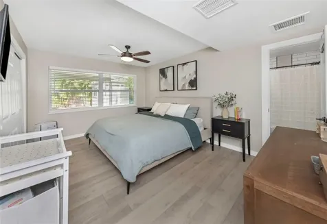 1098 Phyllis Avenue Largo FL 33771